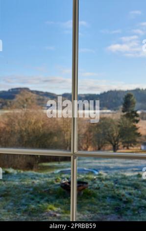 Winterzeit auf dem Land - Dänemark. Dänische Ackerland im Winter. Stockfoto