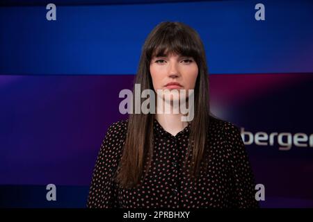 Köln, Deutschland. 26. April 2023. Carla HINRICHS, Sprecherin der letzten Generation, Porträt, Porträt, freigestelltes Einzelbild, Einzelmotiv, „Maischberger“, Talkshow, WDR/ARD, 26. April 2023. Kredit: dpa/Alamy Live News Stockfoto