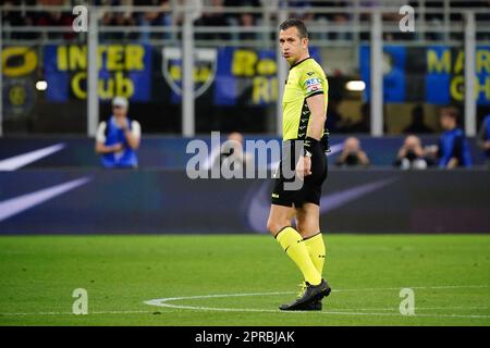 Mailand, Italien. 26. April 2023. Daniele Doveri (Schiedsrichter) während des italienischen Pokals, Coppa Italia, Halbfinale, 2.-Bein-Fußballspiel zwischen dem FC Internazionale und dem FC Juventus am 26. April 2023 im Giuseppe Meazza Stadion in Mailand, Italien - Photo Morgese-Rossini/DPPI Credit: DPPI Media/Alamy Live News Stockfoto