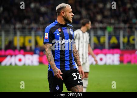 Mailand, Italien. 26. April 2023. Federico Dimarco (FC Inter) während des italienischen Pokals, Coppa Italia, Halbfinale, Fußballspiel mit 2. Beinen zwischen dem FC Internazionale und dem FC Juventus am 26. April 2023 im Stadion Giuseppe Meazza in Mailand, Italien - Photo Morgese-Rossini/DPPI Credit: DPPI Media/Alamy Live News Stockfoto