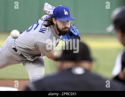 Pittsburgh, Usa. 26. April 2023. Los Angeles Dodgers Pitcher Tony Gonsolin (26) beginnt gegen die Pittsburgh Pirates im PNC Park am Mittwoch, den 26. April 2023 in Pittsburgh. Foto: Archie Carpenter/UPI Credit: UPI/Alamy Live News Stockfoto