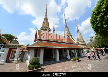 Der Medizinpavillon in Wat Pho, Bangkok, Thailand. Stockfoto