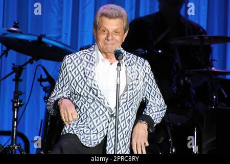 22. April 2023, Atlantic City, New Jersey, USA: FRANKIE AVALON tritt im Golden Nugget auf. (Kreditbild: © Donald Kravitz/ZUMA Press Wire) NUR REDAKTIONELLE VERWENDUNG! Nicht für den kommerziellen GEBRAUCH! Stockfoto