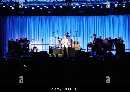 22. April 2023, Atlantic City, New Jersey, USA: FRANKIE AVALON tritt im Golden Nugget auf. (Kreditbild: © Donald Kravitz/ZUMA Press Wire) NUR REDAKTIONELLE VERWENDUNG! Nicht für den kommerziellen GEBRAUCH! Stockfoto