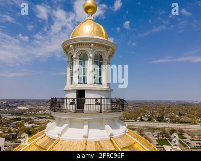 Luftaufnahme des State Capitol Complex in des Moines, Iowa, USA an einem wunderschönen Frühlingstag. Stockfoto