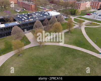 Der Campus der Drake University an einem wunderschönen Frühlingsabend. Des Moines, Iowa, USA. Stockfoto