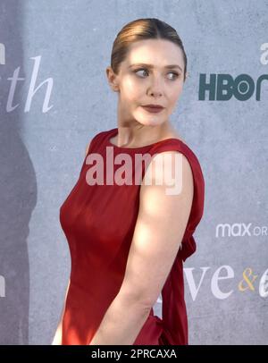 Los Angeles, Kalifornien, USA 26. April 2023 die Schauspielerin Elizabeth Olsen nimmt am 26. April 2023 in Los Angeles, Kalifornien, an der Premiere der Max Original Limited Series „Love & Death“ Teil. Foto: Barry King/Alamy Live News Stockfoto