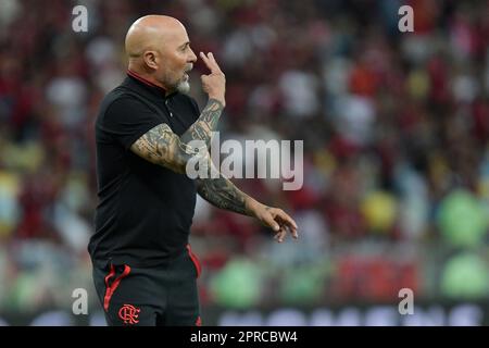 Rio De Janeiro, Brasilien. 26. April 2023. Coach Jorge Sampaoli von Flamengo, während des Spiels zwischen Flamengo und Maringa, für die dritte Phase der Copa do Brasil 2023, im Maracana Stadion, diesen Mittwoch, 26. 30761 $ (Marcello Dias/SPP) Guthaben: SPP Sport Press Photo. Alamy Live News Stockfoto