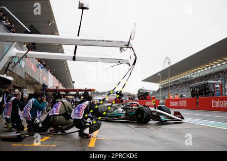 SUZUKA, JAPAN, Suzuka Circuit, 7. Oktober: George Russell (GBR) vom Team Mercedes während des japanischen Formel-1-Grand Prix FP2. Stockfoto