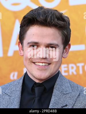 Westwood, USA. 26. April 2023. Sam Clemmett trifft am 26. April 2023 auf der Weltpremiere von „Queen Charlotte: A Bridgerton Story“ im Regency Village Theatre in Westwood, Kalifornien, ein. © Tammie Arroyo/AFF-USA.com Guthaben: AFF/Alamy Live News Stockfoto