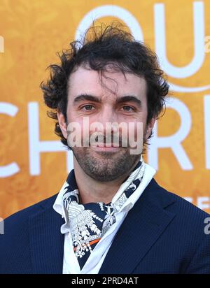 Westwood, USA. 26. April 2023. Nicholas Nardini trifft am 26. April 2023 auf der Weltpremiere von „Queen Charlotte: A Bridgerton Story“ im Regency Village Theatre in Westwood, Kalifornien, ein. © Tammie Arroyo/AFF-USA.com Guthaben: AFF/Alamy Live News Stockfoto