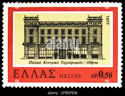 MOSKAU, RUSSLAND - 26. MÄRZ 2023: In Griechenland gedruckte Briefmarke zeigt das alte zentrale Postamt von Athen, griechische Architekturserie des 19. Jahrhunderts, c Stockfoto