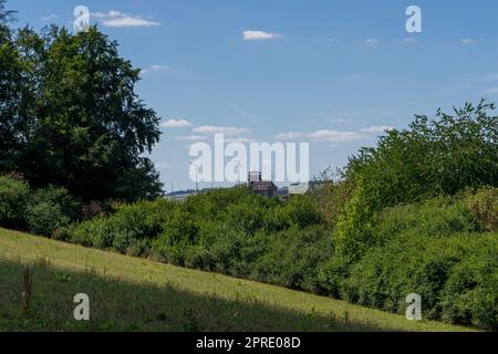 Blick auf das deutsche Dorf Trendelburg mit Schloss Stockfoto