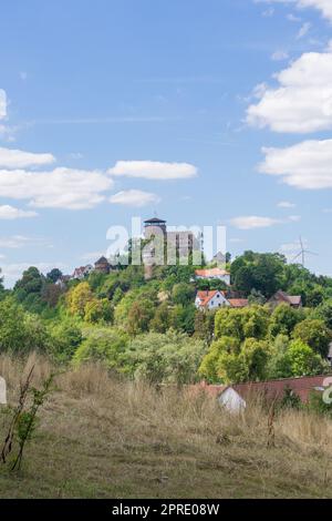 Blick auf das deutsche Dorf Trendelburg mit Schloss Stockfoto