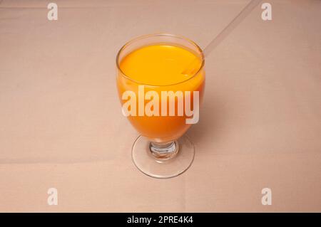 Traditionelles indisches Getränk, bekannt als Mango Lassi Stockfoto