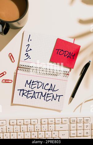 Schreiben Anzeigetext Medizinische BehandlungManagement und Betreuung eines Patienten zur Bekämpfung von Krankheiten, Internet-Konzept-Management und Versorgung eines Patienten zu Comb Stockfoto