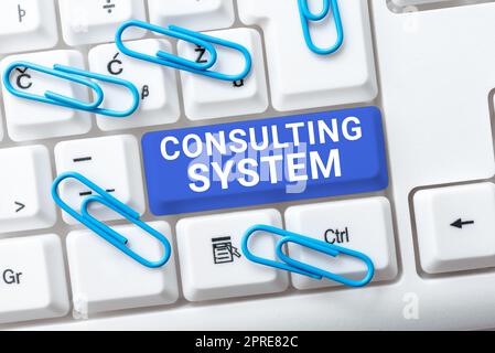 Schilder zur Anzeige von Consulting SystemHelping Firmen verbessern die Angemessenheit und Funktionalität von Prozessen, Geschäftskonzept hilft Unternehmen, die Angemessenheit von Prozessen zu verbessern und Stockfoto