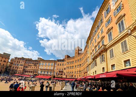 Siena Toskana Italien. Restaurants auf der Piazza del Campo Stockfoto