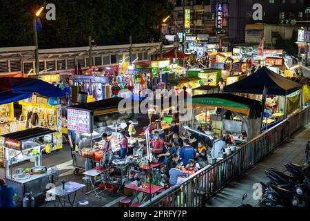 Zhongli, Taiwan 20. Juni 2022: Zhongli-Nachtmarkt in Taiwan Stockfoto