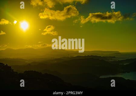 Sonnenuntergang von Taiwan Jiuzhai aus gesehen Stockfoto