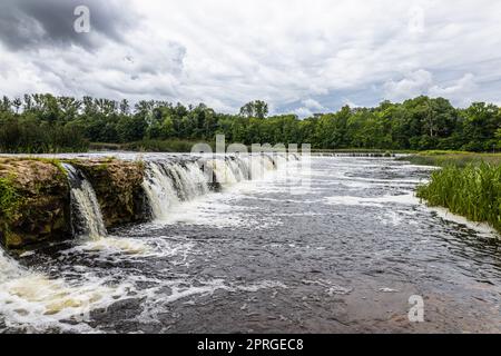 Venta Wasserfall oder Ventas Rumba in Kuldiga, Lettland Stockfoto