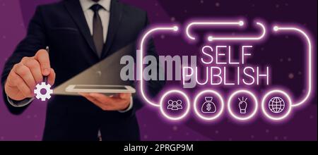 Konzeptionelle Bildunterschrift Self Publish, Konzeptfoto veröffentlichte Arbeiten unabhängig und auf eigene Kosten Indie Autorin Stockfoto