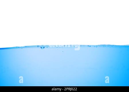 Wasserwelle mit Blasen auf weißem Hintergrund Stockfoto