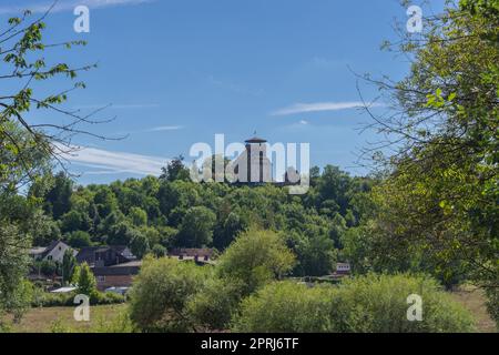 Blick auf das deutsche Dorf Trendelburg mit Schloss Stockfoto