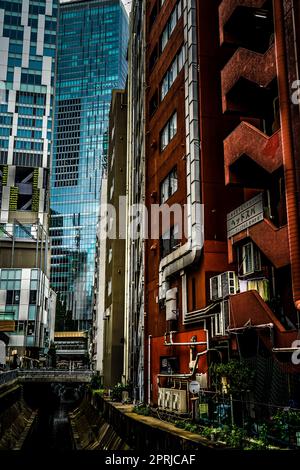 Shibuya Scramble Square und Shibuya Stream Stockfoto