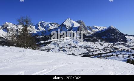 Alpstein Range im Winter von Iltois aus gesehen. Stockfoto