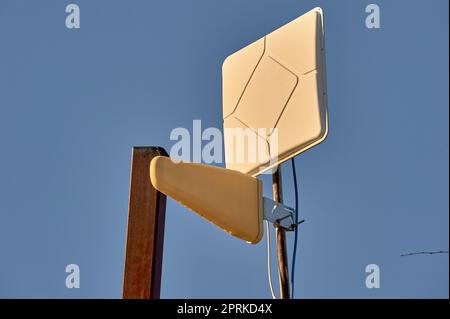 Antenne zur Verstärkung des GSM-Signalempfangs. Hochwertiges Foto Stockfoto