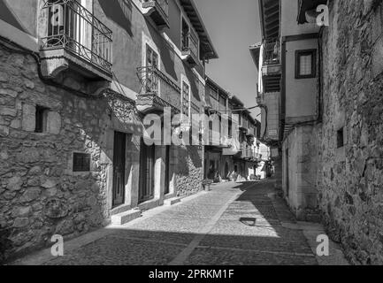 Das historische Dorfzentrum von Miranda del Castanar, Salamanca, Kastilien und Leon, Spanien Stockfoto