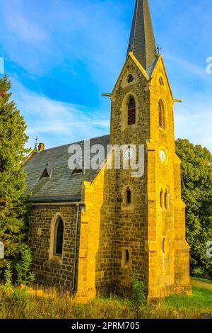 Alte schöne typische Kirche am Brocken Berg in Wernigerode Sachsen-Anhalt Harz Deutschland. Stockfoto