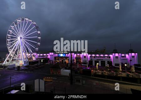 Clacton Pier at Night, Clacton-on-Sea, Essex, England, Großbritannien Stockfoto