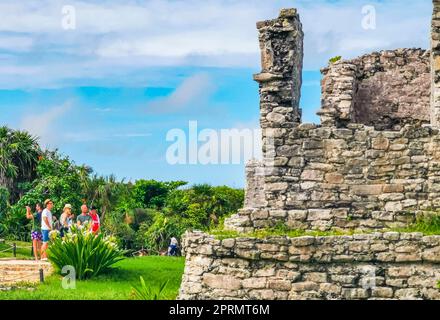 Alte Ruinen von Tulum Tempel der Maya-Stätte Pyramiden Artefakte Seestücke Mexiko. Stockfoto