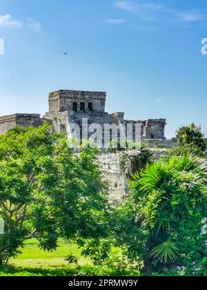 Alte Ruinen von Tulum Tempel der Maya-Stätte Pyramiden Artefakte Seestücke Mexiko. Stockfoto