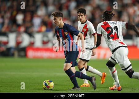 Madrid, Spanien. 26. April 2023. Gavi (Barcelona) Fußball : spanisches Spiel „La Liga Santander“ zwischen Rayo Vallecano 2-1 FC Barcelona im Estadio de Vallecas in Madrid, Spanien . Kredit: Mutsu Kawamori/AFLO/Alamy Live News Stockfoto