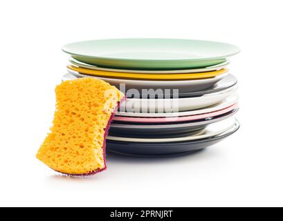 Schwamm zum Waschen von Geschirr und Platten, isoliert auf weißem Hintergrund. Stockfoto