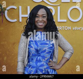 Los Angeles, Usa. 26. April 2023. Shonda Rhimes nimmt am Mittwoch, den 26. April 2023, im Regency Village Theatre in Los Angeles an der Premiere der Netflix TV-Serie „Queen Charlotte: A Bridgerton Story“ Teil. Storyline: Der Aufstieg und das Liebesleben einer jungen Königin Charlotte. Foto: Jim Ruymen/UPI Credit: UPI/Alamy Live News Stockfoto