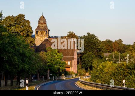 Der Turm der Burg von Frauen in Hessen Stockfoto