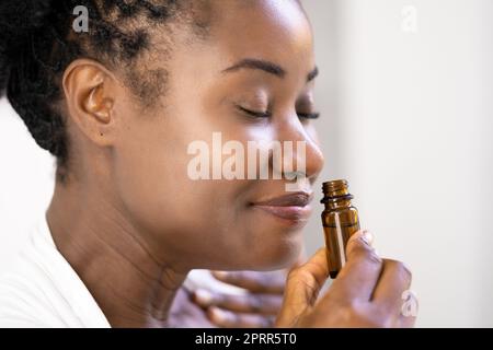 Aromatherapie Ätherisches Öl Geruch Therapie Kräuterbehandlung Stockfoto