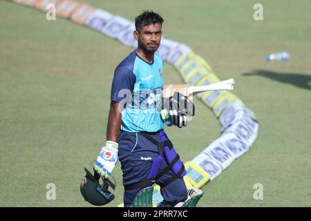 Munim Shahria während der Bangladesch National Cricket Team nimmt an der Übungssitzung im Zahur Ahmed Chowdhury Stadium, Sagorika, Chattograme, Bangladesch Teil Stockfoto