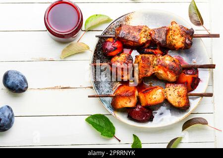 Shish Kebab in Pflaumenmarinade Stockfoto