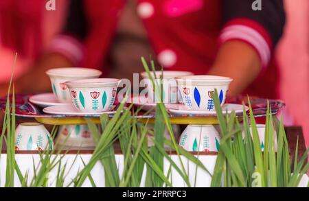 Tasse ethopischen Kaffee mit aromatischem Weihrauch Stockfoto