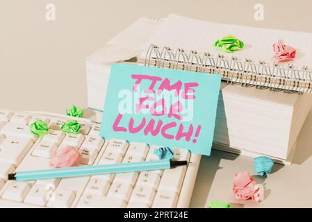 Handschriftliche Texte sei dein eigener Boss. Geschäftsansatz Moment für eine Essenspause von der Arbeit Entspannen Essen Trinken Ausruhen Stockfoto