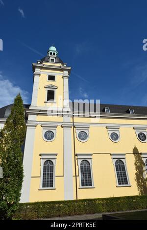 Die Kirche St. Andreas (Deutsch: St. Andreas) ist eine römisch-katholische Pfarrkirche im Zentrum der deutschen Stadt Düsseldorf Stockfoto