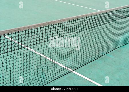 Netz eines Tennisplatzes im Freien Stockfoto