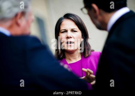 Salzburg, Österreich. 27. April 2023. Die Bundesaußenministerin Annalena Baerbock (Buendnis 90/die Gruenen) nimmt an dem Treffen der deutschsprachigen Außenminister Teil. Kredit: Dpa/Alamy Live News Stockfoto