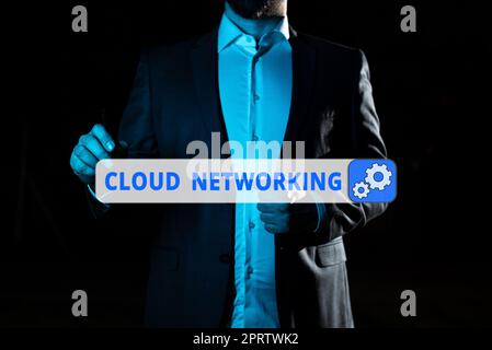 Hand schreiben Zeichen Cloud Networking, Wort für die Anwendung von Engineering auf die Entwicklung von Software Geschäftsmann zeigen wichtige Informationen Wit Stockfoto