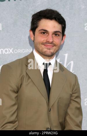 26. April 2023, Los Angeles, CA, USA: LOS ANGELES - APR 26: Zach Tinker at the Love & Death TV Series Premiere at the Directors Guild of America am 26. April 2023 in Los Angeles, CA (Credit Image: © Kay Blake/ZUMA Press Wire) REDAKTIONELLE VERWENDUNG! Nicht für den kommerziellen GEBRAUCH! Stockfoto